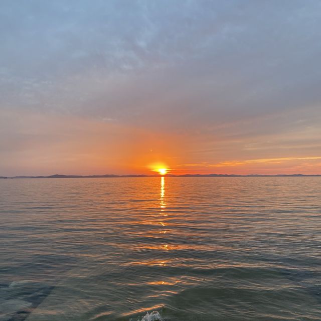 서해안의 아름다운 석양 맛집 남당항 🌅