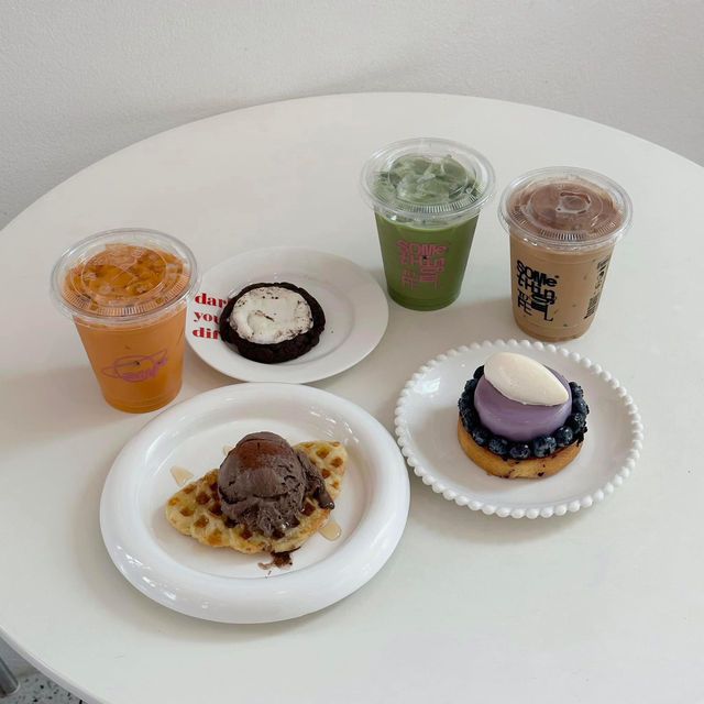 Something to feel cafe♡︎