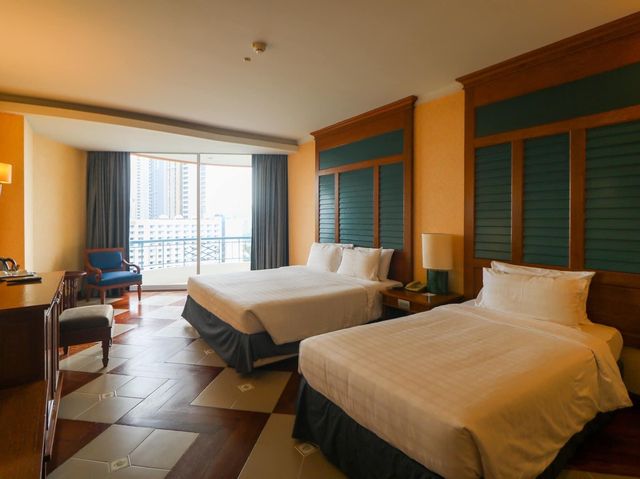 Long Beach Garden Hotel & Pavilions ที่พักพัทยา