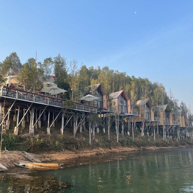 อ่างน้ำตง วิวรีสอร์ท เมืองเฟือง ประเทศลาว : ອ່າງນໍ