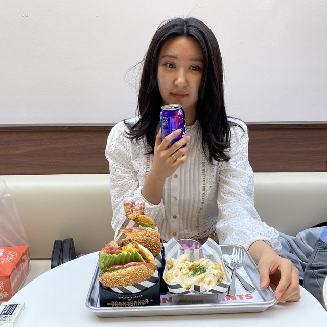 한옥 안에서 맛있는 버거를 🍔다운타우너 안국