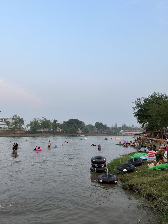 สงกรานต์เกาะกลางน้ำ | กำแพงเพชร
