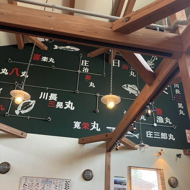 平塚漁港の食堂は新鮮な魚盛りだくさん！