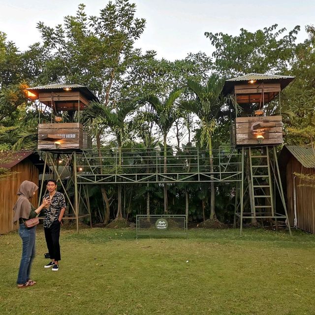 Rustic Market. An awesome hang out spot!!