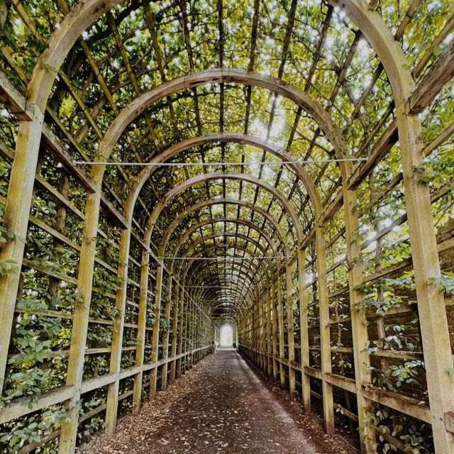 Hampton Court Palace, London 