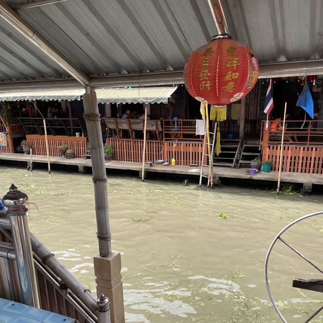 曼谷丹嫩莎朵水上市場
