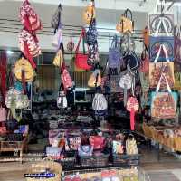 ตลาดหัตถกรรมบ้านบ่อสร้าง[สันกำแพง] - เชียงใหม่