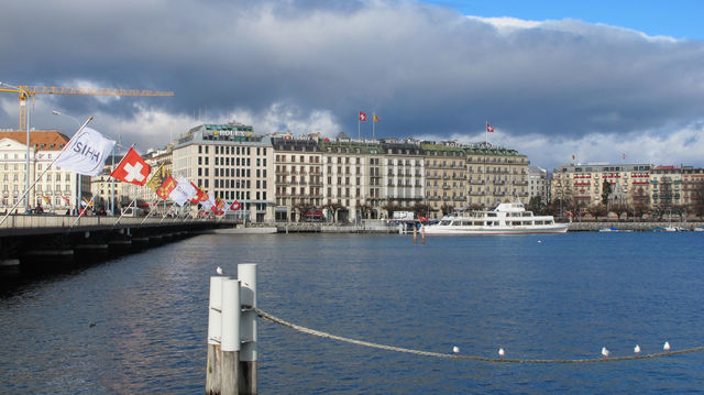 STROLLING AROUND GENEVA SWITZERLAND