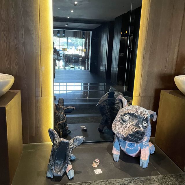 The luxurious lobby of Silk Place Tainan