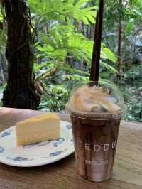 Teddu Coffee & Inn Maekampong