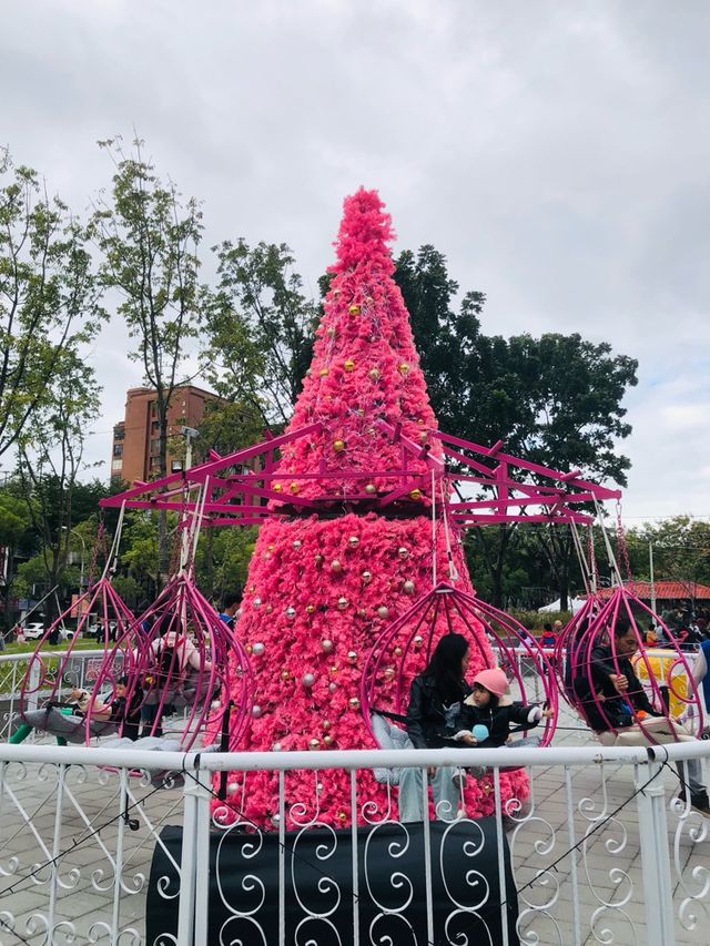 新北｜🎄🎡親子好去處🎪 板橋新北耶誕城📍 Banqiao Station Square 板橋車站站前廣場