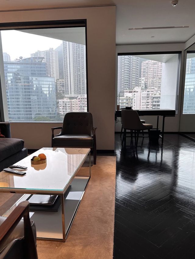 去staycation都要煲劇🤭