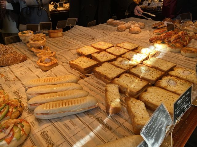 ビートルズが流れるベーカリー『BAKERY PENNY LANE』ソラマチ店