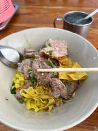 เจ๊หลุน🍜ก๋วยเตี๋ยวขาหมู🐷เจ้าเก่า