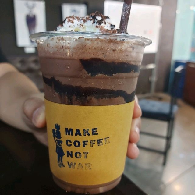 ดื่มกาแฟชิลๆ ที่ร้าน "F.A.C.T"☕️