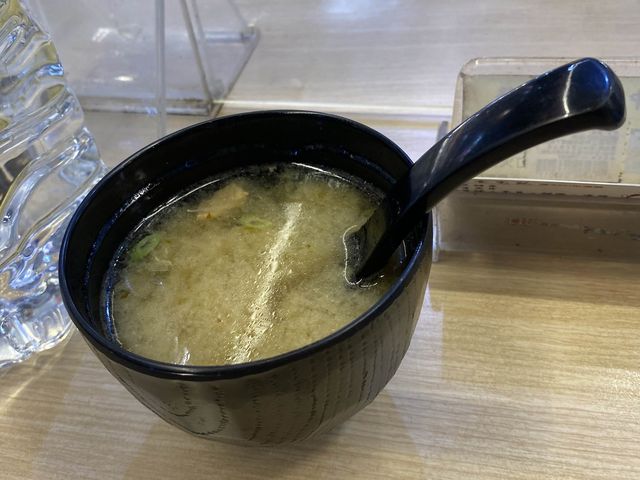 東港華僑市場必吃的黑鮪魚