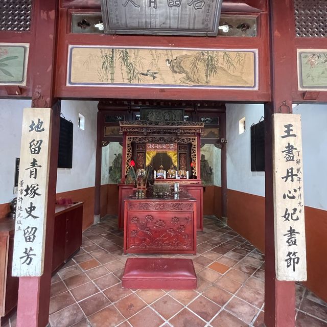 一級古蹟：五妃廟