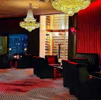 RIB ROOM & BAR Steakhouse ชั้น 31  โรงแรม The La