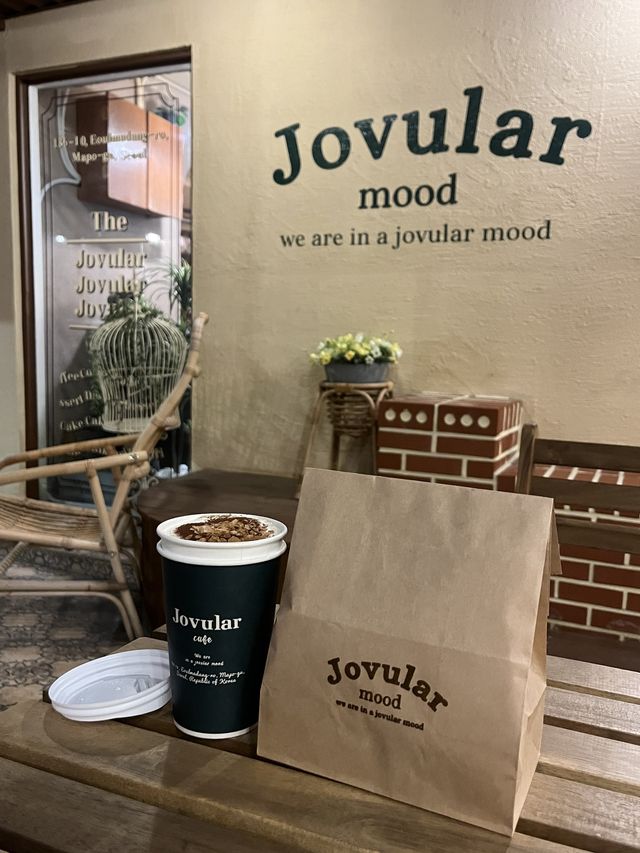 서울 홍대 거리 속 유럽풍 테라스 카페 조블라☕️