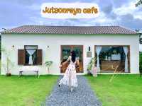 Jutsonrayn Cafe : จุดซ่อนเร้นคาเฟ่