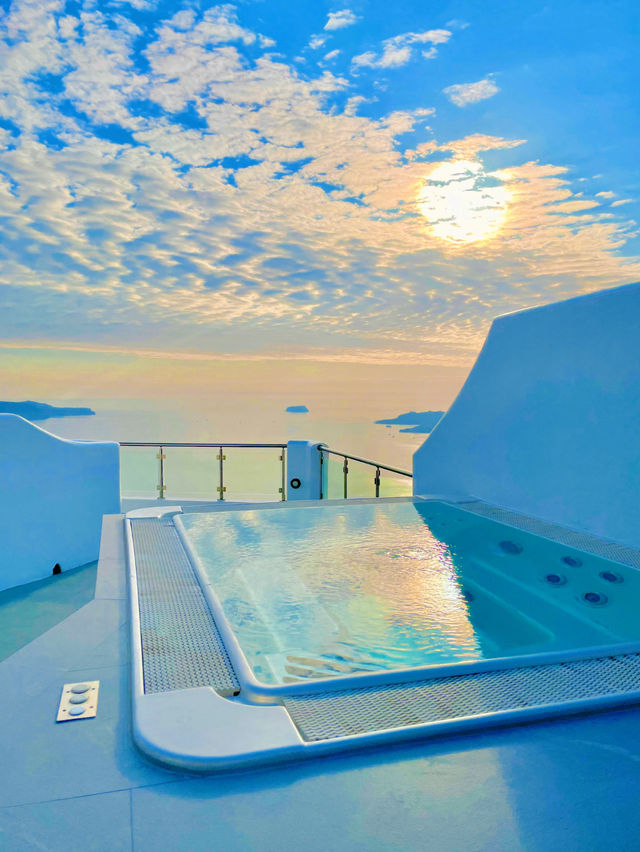 【サントリーニ島】お部屋にプール付き!絶景ホテル🏨✨️ 【サントリーニ島】お部屋にプール付き!絶景ホテル🏨✨️