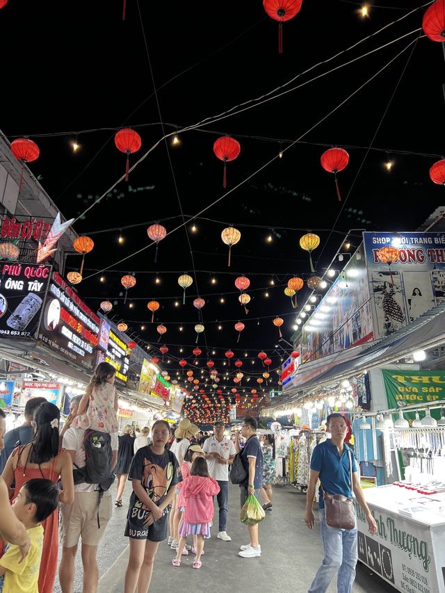 富國島最旺地段😎必到Night Market🤩主打海鮮🦞☺️