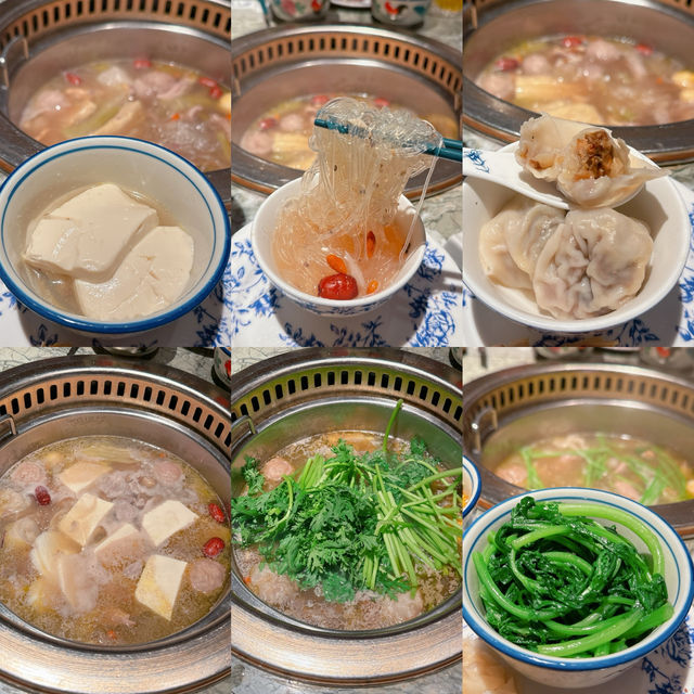 想去特色火鍋店影相打卡📸同時又嘆到高質食材😋推薦華麗打卡火鍋店✨香江花月✨仲有Team Lab波波鏡室，令人好似置身時光隧道咁，夠哂夢幻💗