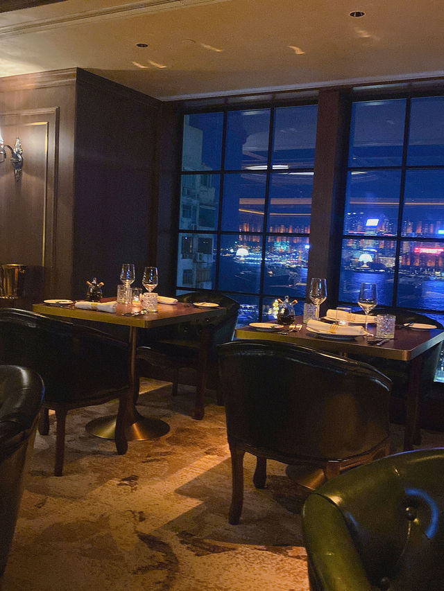 Bochord 一間充滿浪漫氛圍嘅Fine Dining餐廳 復古圖書館裝修｜飽覽維港景色