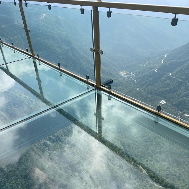 สะพานแก้วมังกรเมฆ (Glass Bridge Rong May)