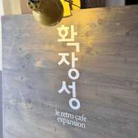 음악과 레트로가 흐르는 감성카페 ’확장성‘