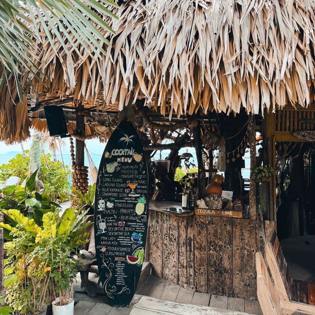 คาเฟ่ริมทะเลบางแสน vibes แบบฟีลติดเกาะ