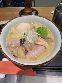 豚骨ラーメンに飽きたらこちらっ？？