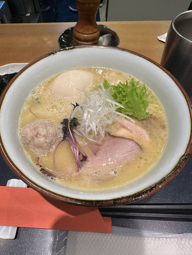 豚骨ラーメンに飽きたらこちらっ？？