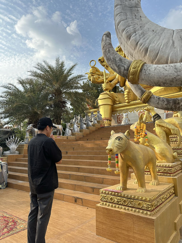 แวะไหว้พระที่วัดแม่ย่าซอม 