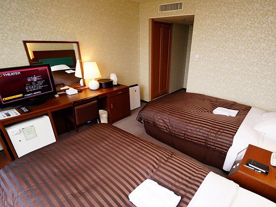大阪城堡酒店豪華雙床房：典雅奢華，市區高級住宿首選！