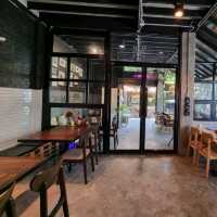 จิบกาแฟ @ RowHou8e Cafe 