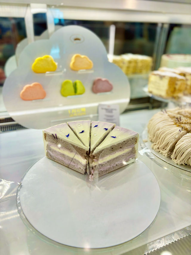 【金鐘】Lady M：品嘗期間限定新品特濃開心果朱古力燕麥奶和大甲香芋麻糬忌廉蛋糕