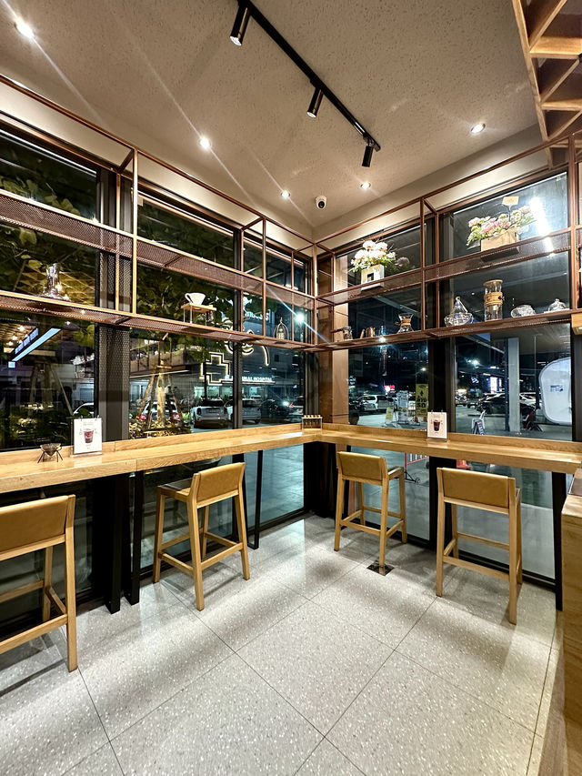 ร้านเล็กๆ ☕️กาแฟเข้มรสชาติดี ขนมหลากหลายเจ้า 🍵