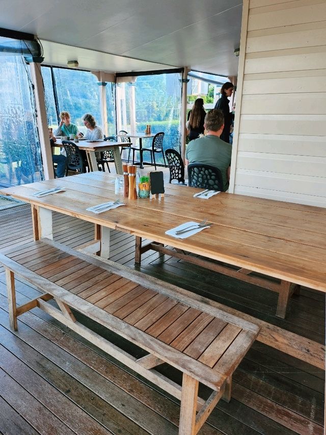 🇦🇺 Popular Neighbourhood Cafe in Witta, Queensland