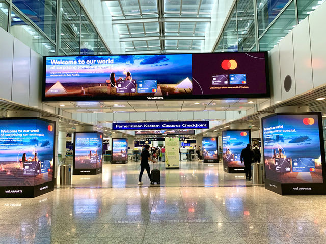 マレーシア　クアラルンプール観光　クアラルンプール国際空港の制限エリアは快適に搭乗迄過ごせるぞ！