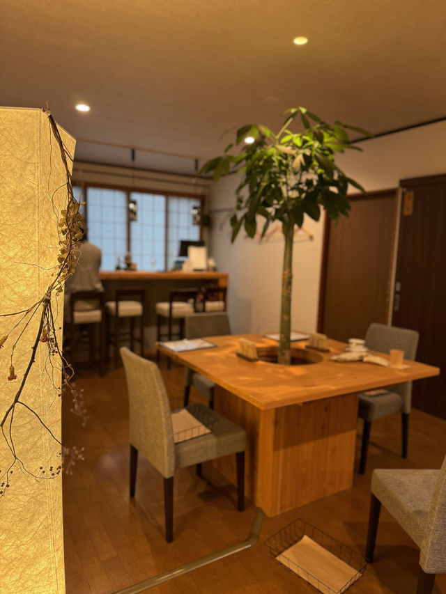 【福岡カフェ】木の温もりと木漏れ日を感じられる和モダンカフェ