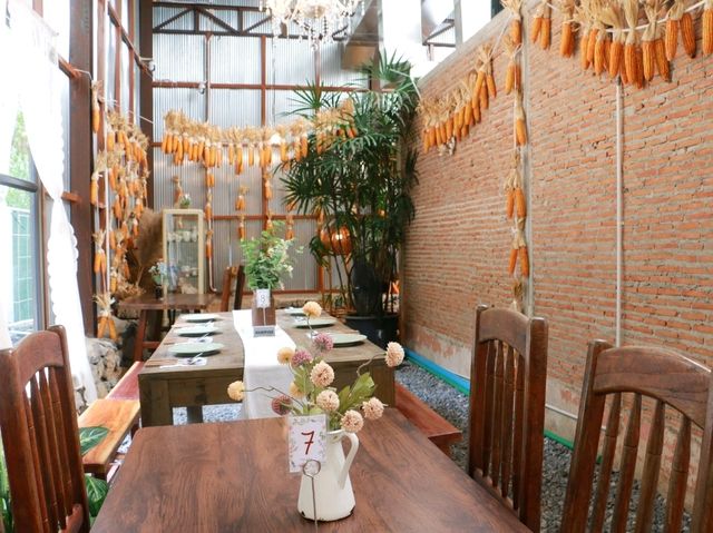 เที่ยวคาเฟ่ ข้าวโพด ณ ปาฎี