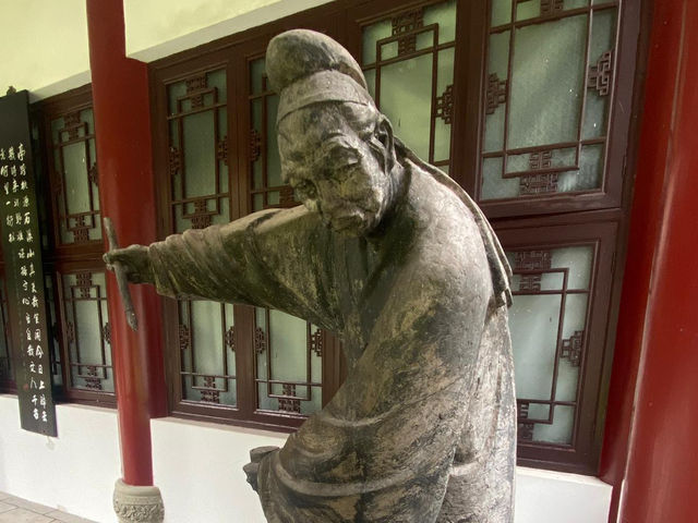 探索參觀茅台鎮：深度探訪中國美酒之鄉，感受茅台酒的獨特魅力