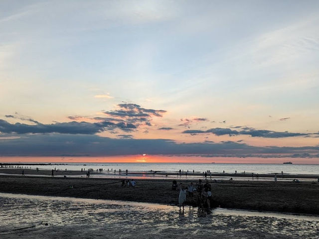 新北淡水沙崙海水浴場看夕陽