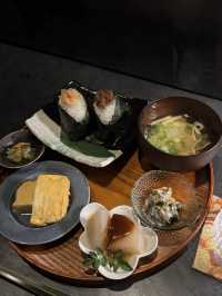 土鍋ご飯のおにぎりが主役の朝ごはん