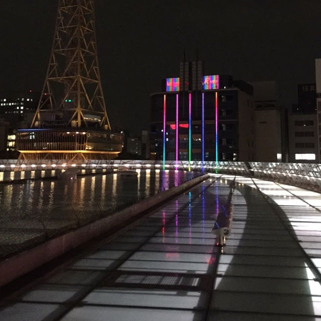 🌿🌺 "探訪綠洲21：城市中的綠色寧靜天堂" 🏙️🌈