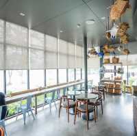 Café Kantary by the Sea