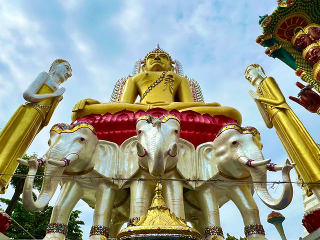 สักการะพระราหูวัดขุนจันทร์