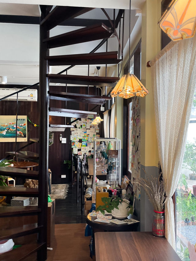 คาเฟ่น้ำชา ใกล้หอศิลป์กรุงเทพ