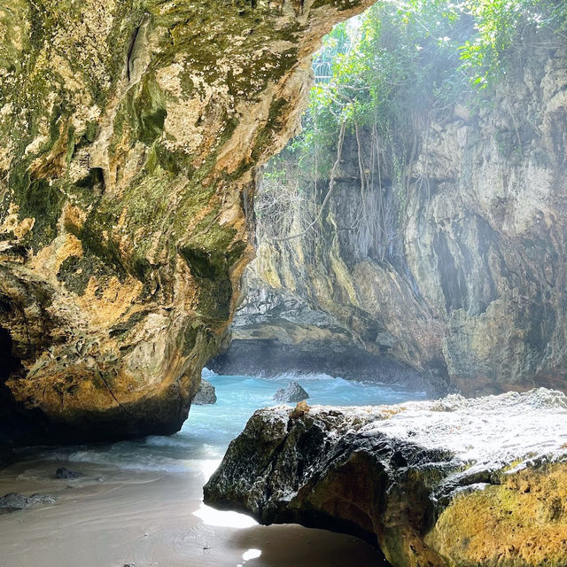 Suluban Beach
